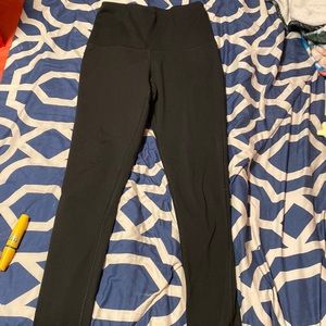 Black leggings. Dont know the brand. Size xs